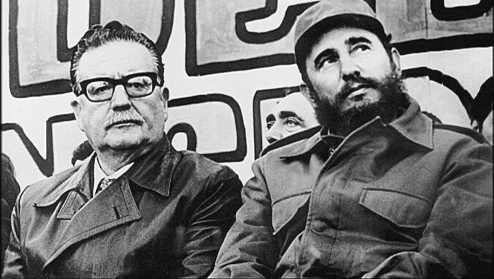 Santiago de Chile, Chile. Retrato del político chileno Salvador Allende y del político cubano Fidel Castro (Fotografía Farabola/Leemage (Foto de Bridgeman Images vía AFP)